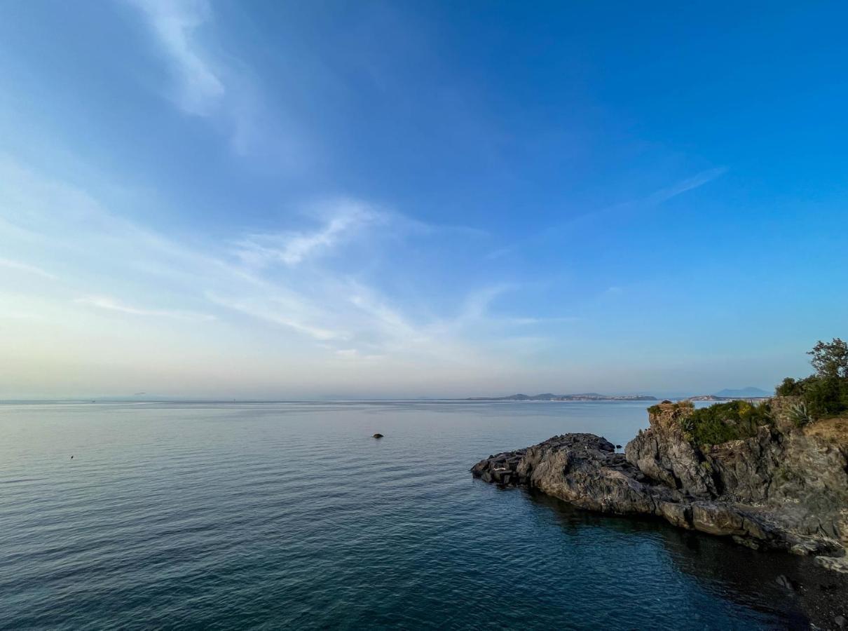 كازاميتْشيولا تيرمي Nelinda Waterfront Accommodation المظهر الخارجي الصورة