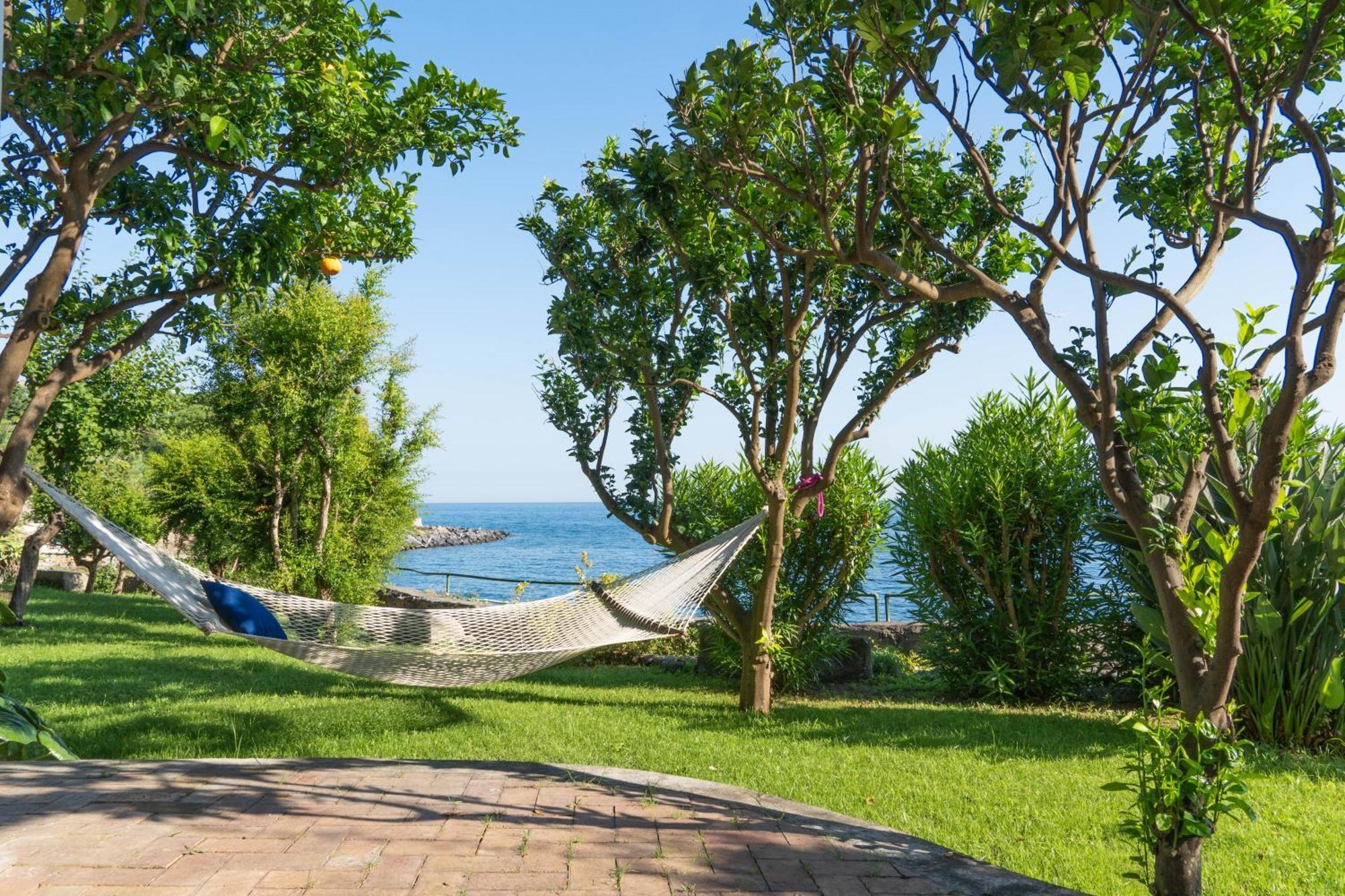كازاميتْشيولا تيرمي Nelinda Waterfront Accommodation المظهر الخارجي الصورة